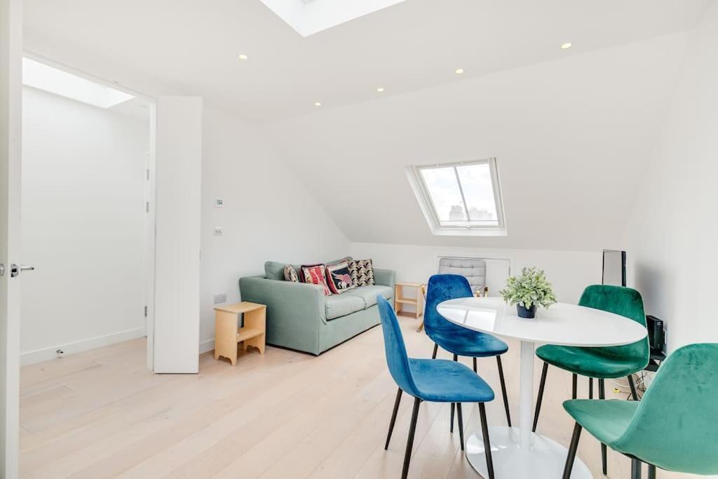 Modern 1 Bedroom Flat In Battersea London Bagian luar foto